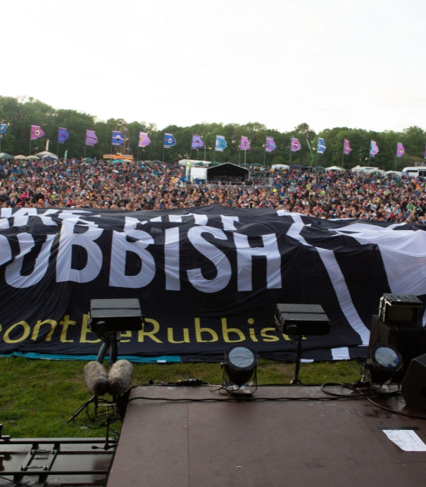 Giant crowd flags for large outdoor events